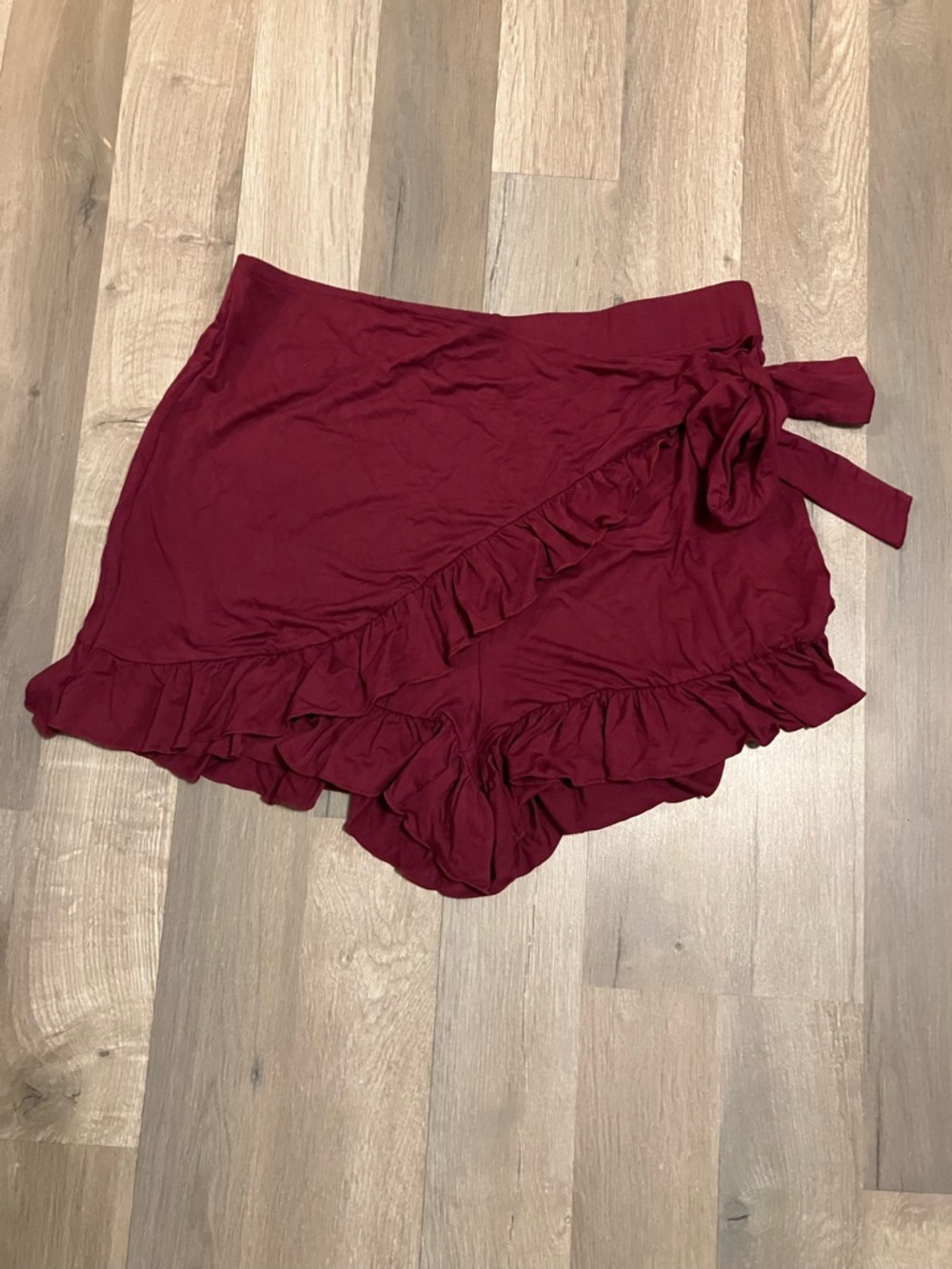 HALARA Wine-Colored Skort with Elastic Waist